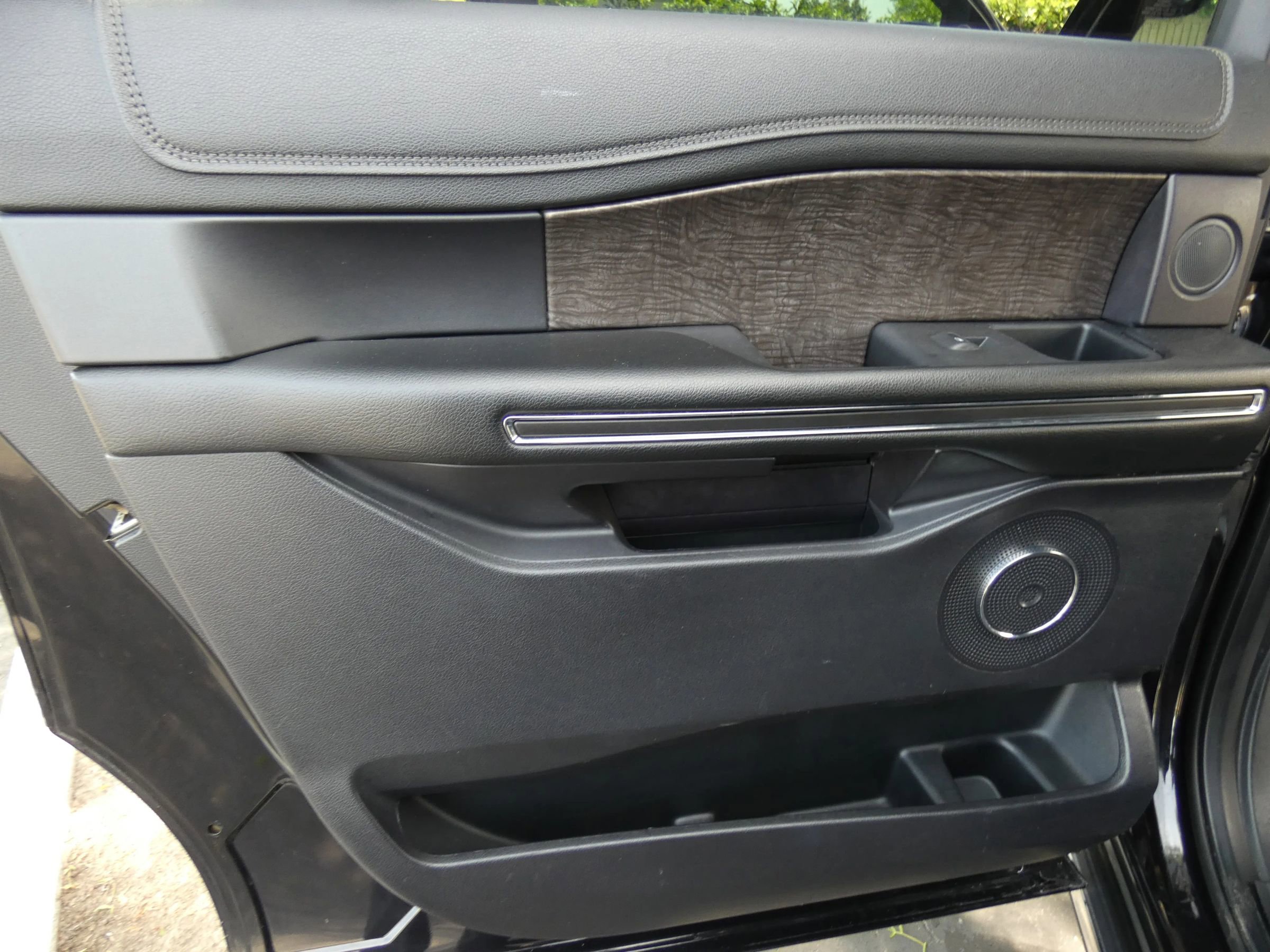 Used 2019 Ford Expedition Max Limited w/ Equipment Group 301A image 43