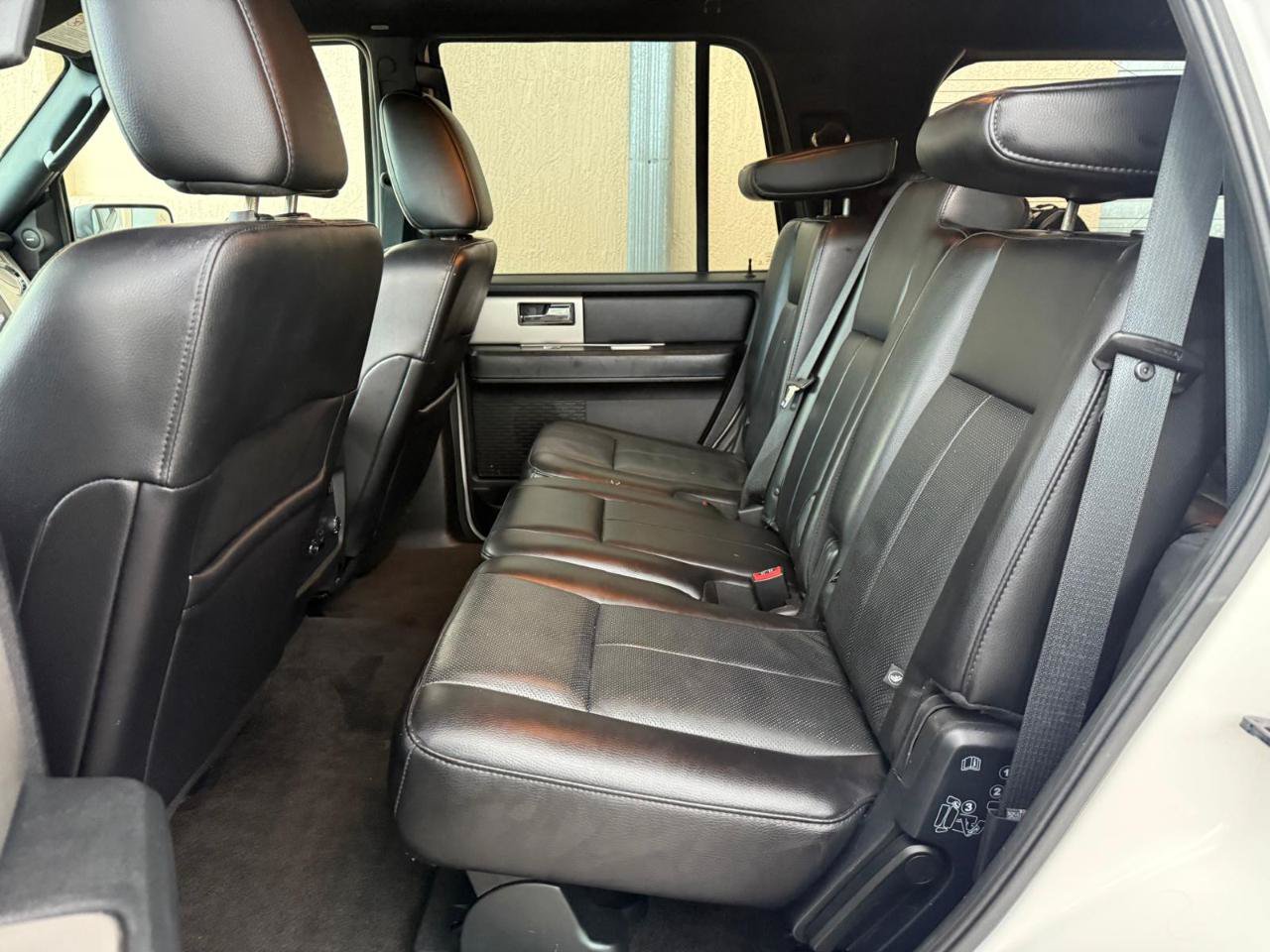 Used 2017 Ford Expedition XLT w/ Equipment Group 202A RWD image 20