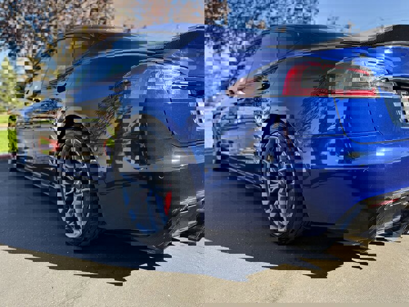Used 2021 Tesla Model S Plaid image 9