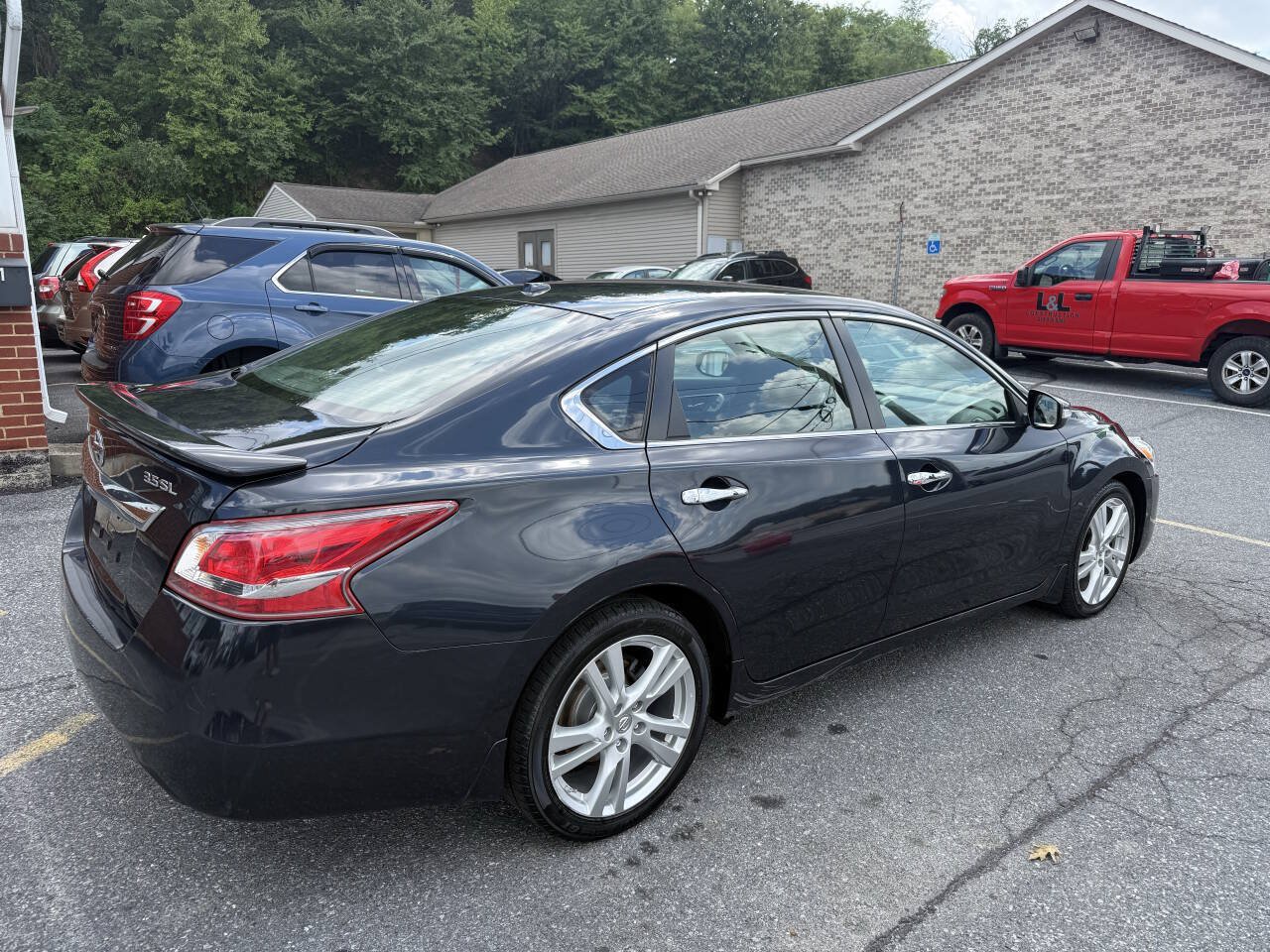 Used 2013 Nissan Altima 3.5 SL FWD image 5