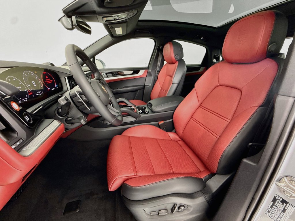 New 2026 Porsche Cayenne Coupe AWD/4WD image 5