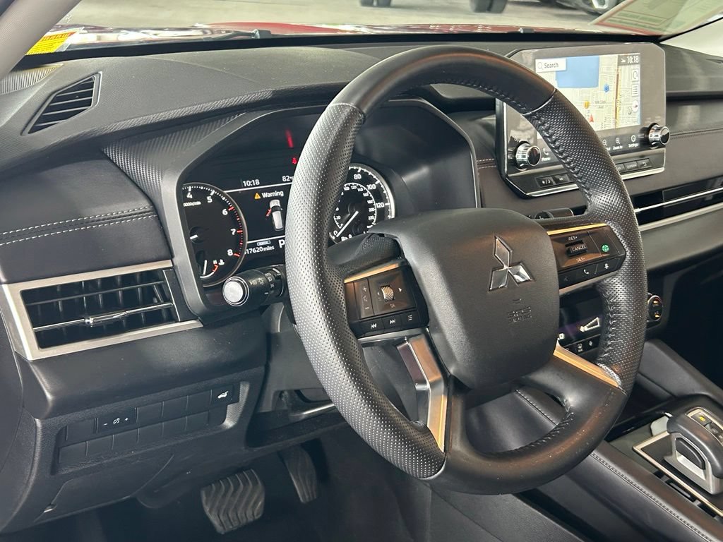 Used 2024 Mitsubishi Outlander SE Black Edition FWD image 20