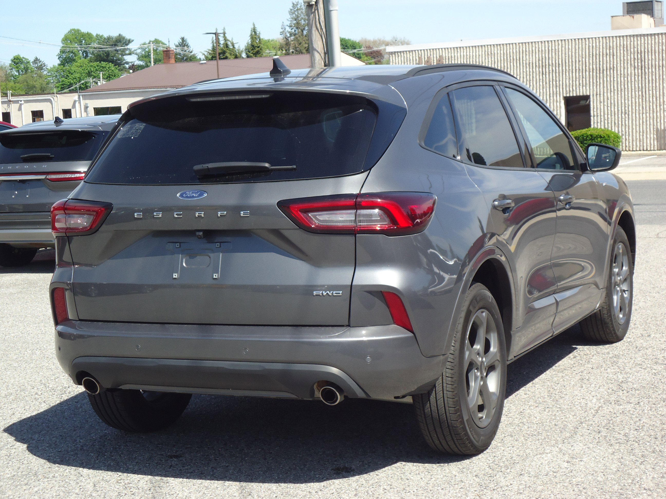 Used 2023 Ford Escape ST-Line w/ Tech Pack #1 AWD/4WD image 3