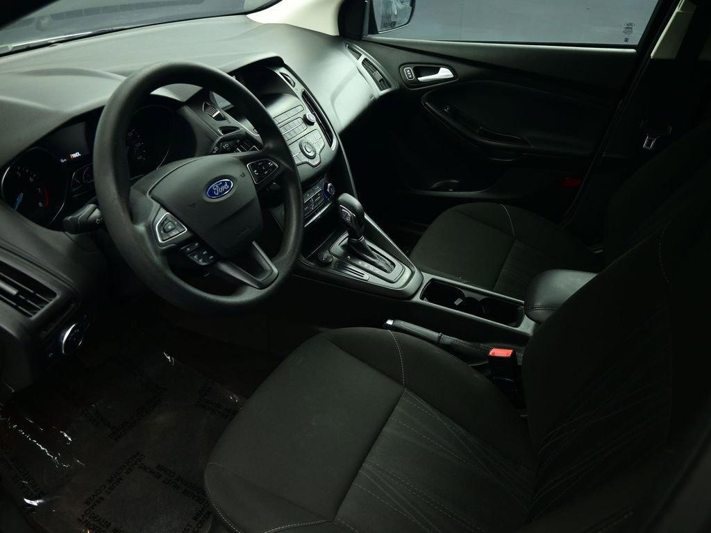 Used 2018 Ford Focus SE image 48