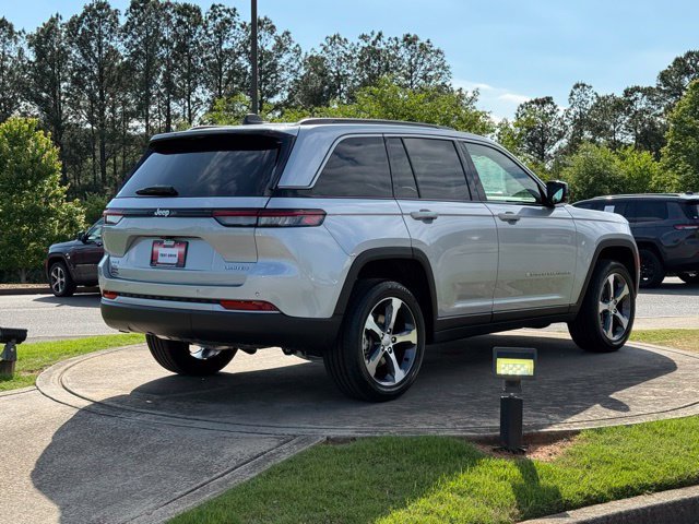 New 2026 Jeep Grand Cherokee Limited w/ Trailer Tow Package AWD/4WD image 7