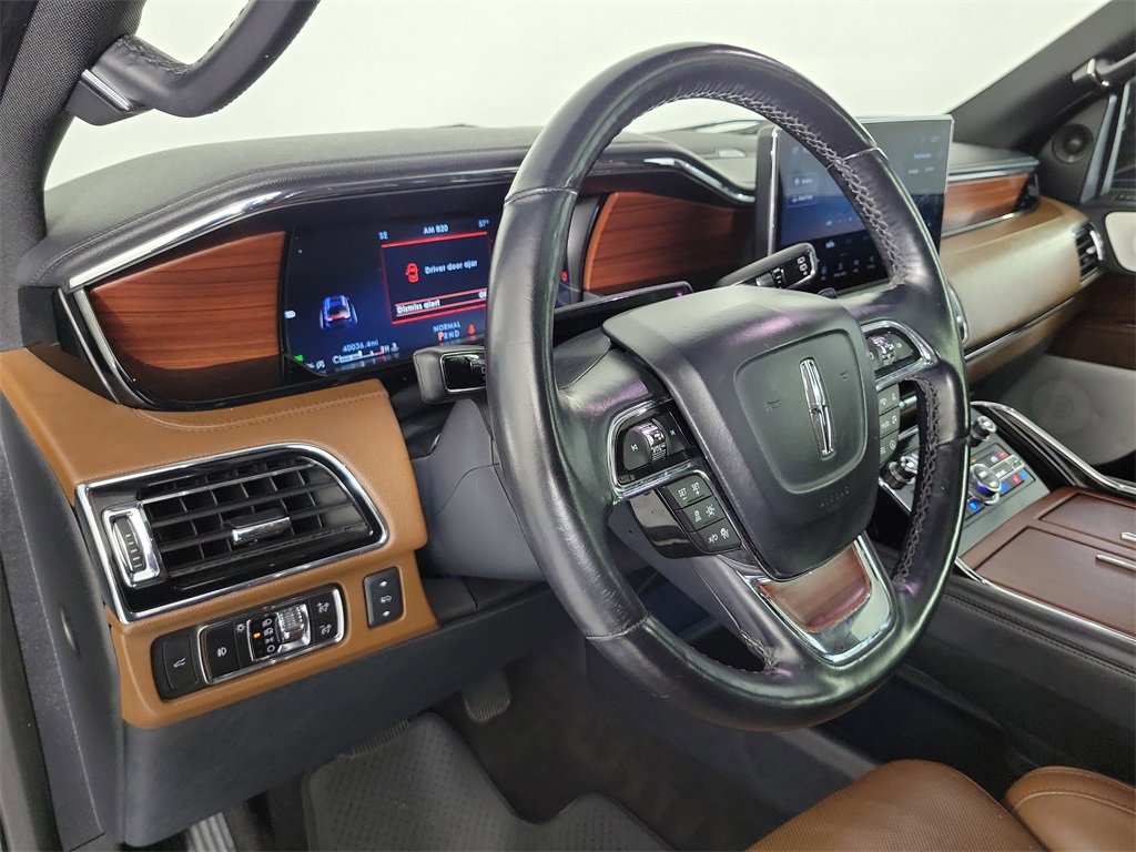 Used 2023 Lincoln Navigator L Reserve image 16