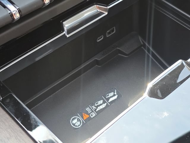 New 2026 GMC Yukon XL Denali Ultimate w/ LPO, Floor Liner Package AWD/4WD image 39