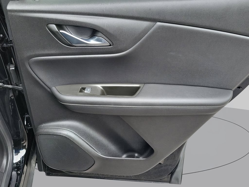 Used 2025 Chevrolet Blazer LT FWD image 22