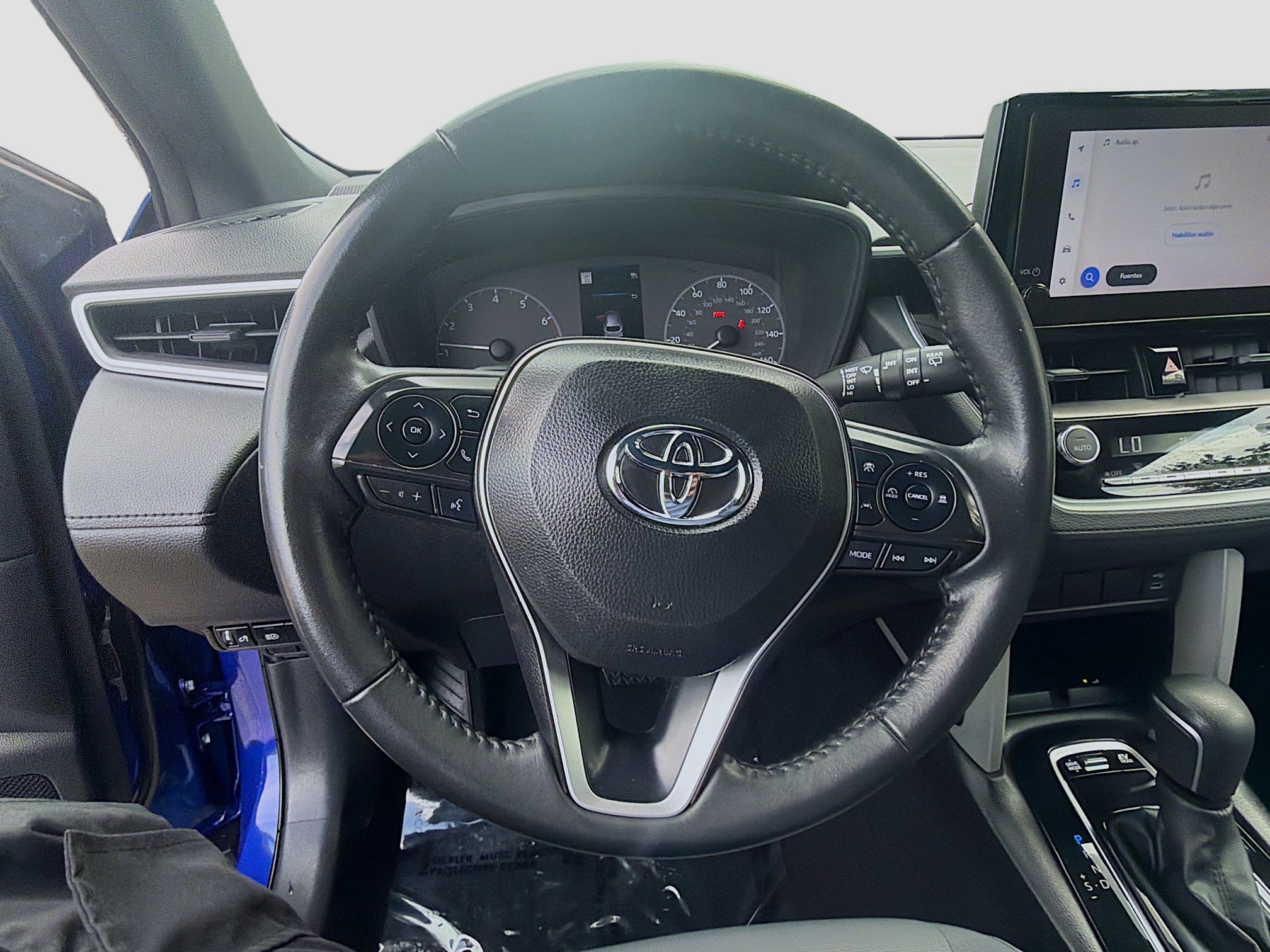 Used 2025 Toyota Corolla Cross AWD Hybrid image 10