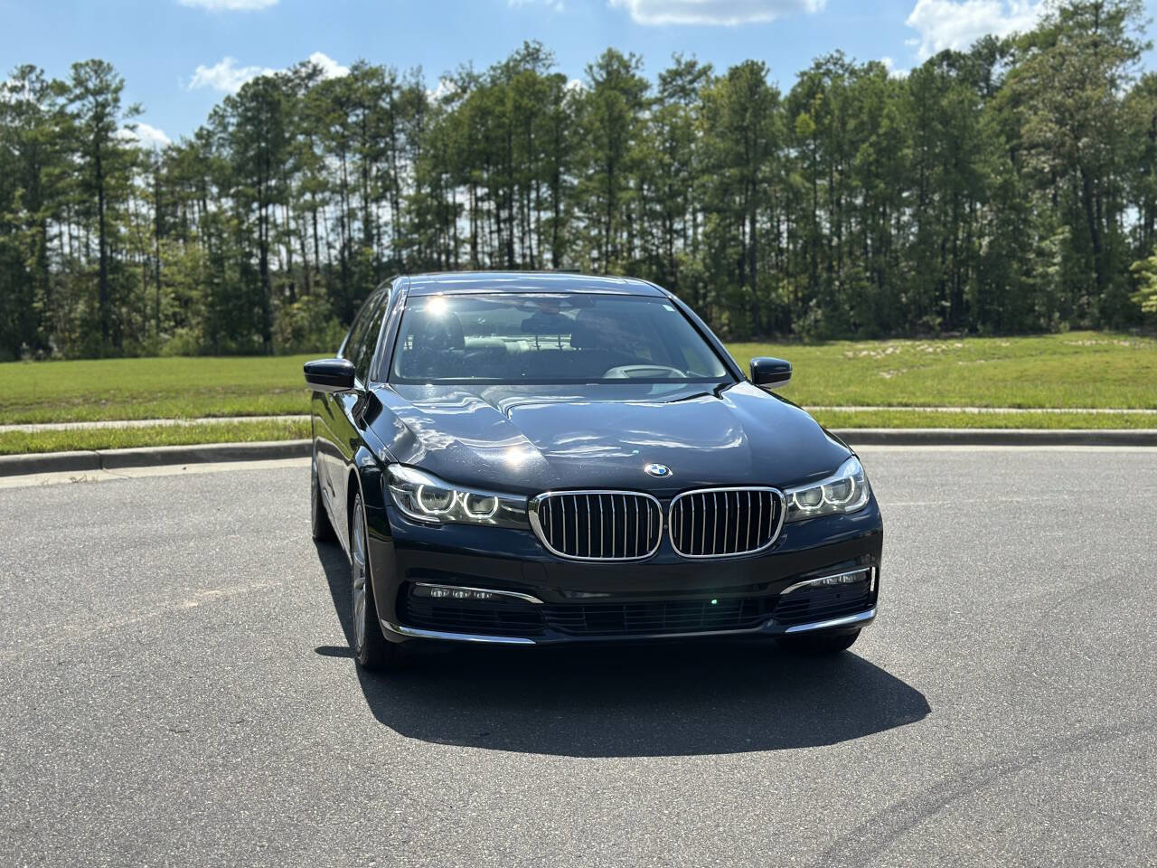Used 2017 BMW 740i image 1