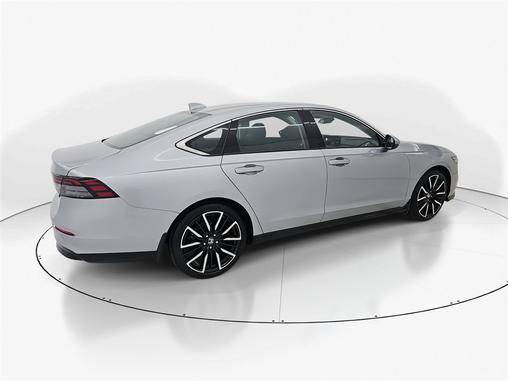 Used 2023 Honda Accord Touring image 5