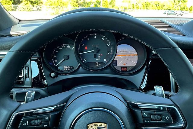 Used 2026 Porsche Macan image 13