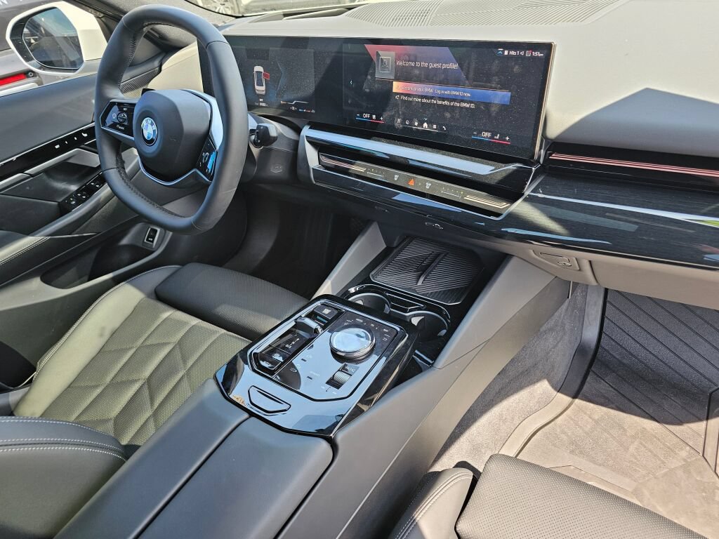 Used 2026 BMW 530i xDrive w/ Premium Package AWD/4WD image 11