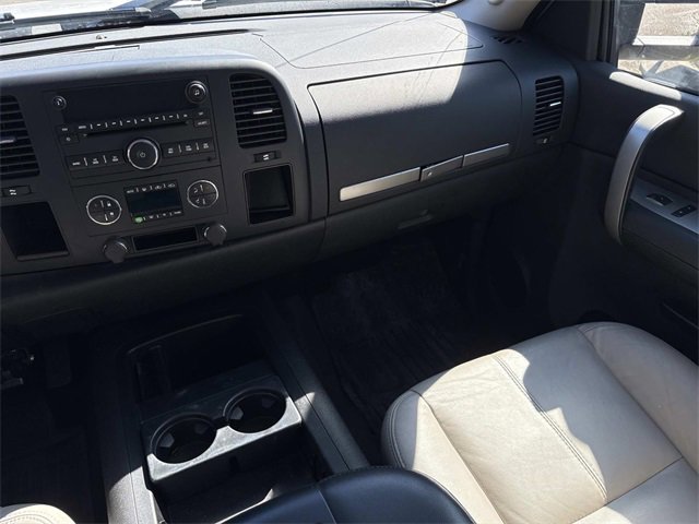 Used 2007 GMC Sierra 2500 SLE w/ EZ-Lift Tailgate Package image 14