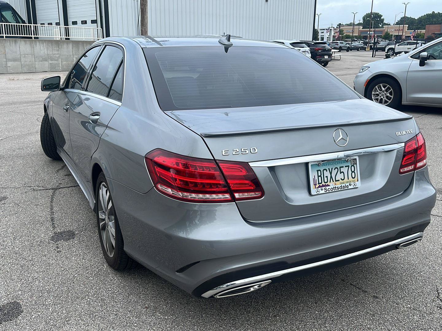 Used 2014 Mercedes-Benz E 250 BlueTEC Sedan image 5
