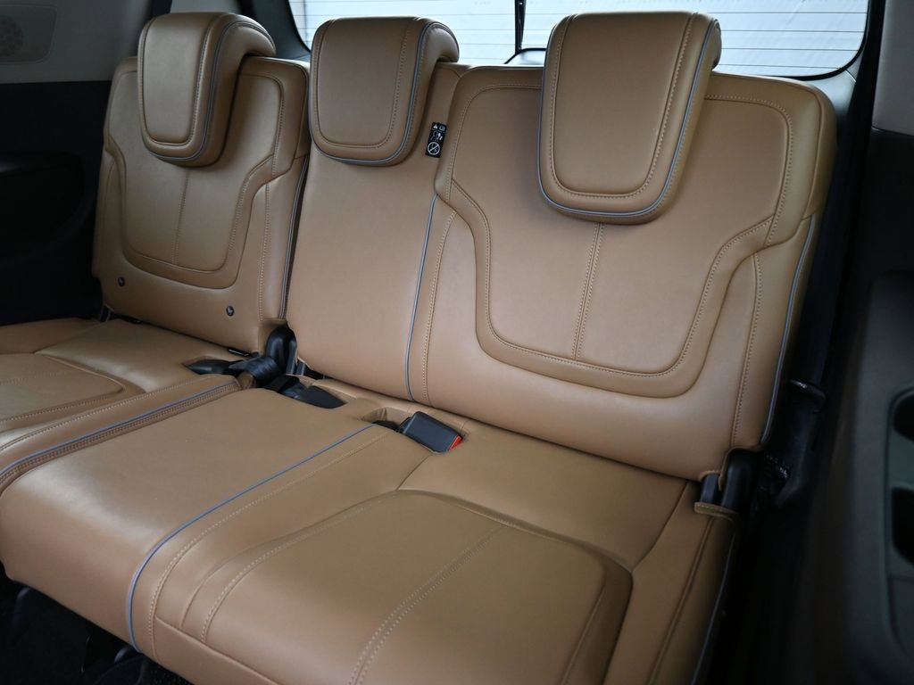 Used 2025 INFINITI QX80 Sensory image 23