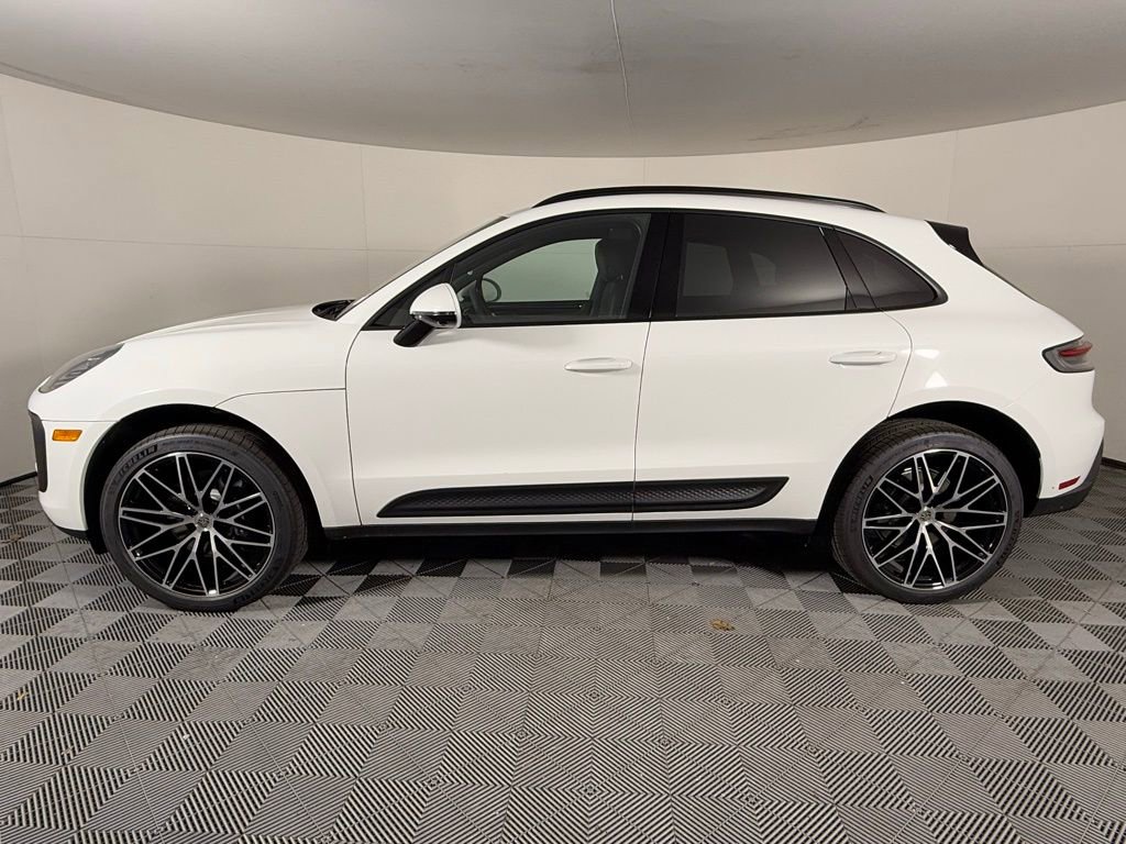 New 2026 Porsche Macan image 2