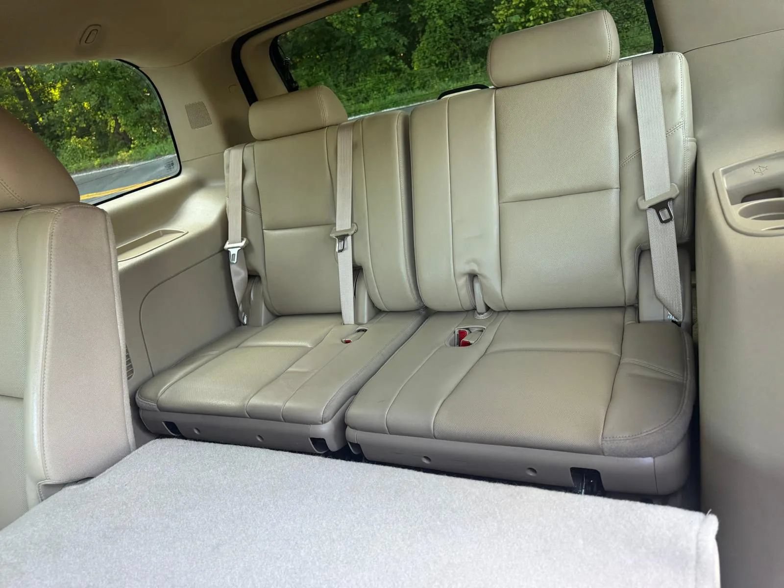 Used 2011 Chevrolet Tahoe LTZ AWD/4WD image 27