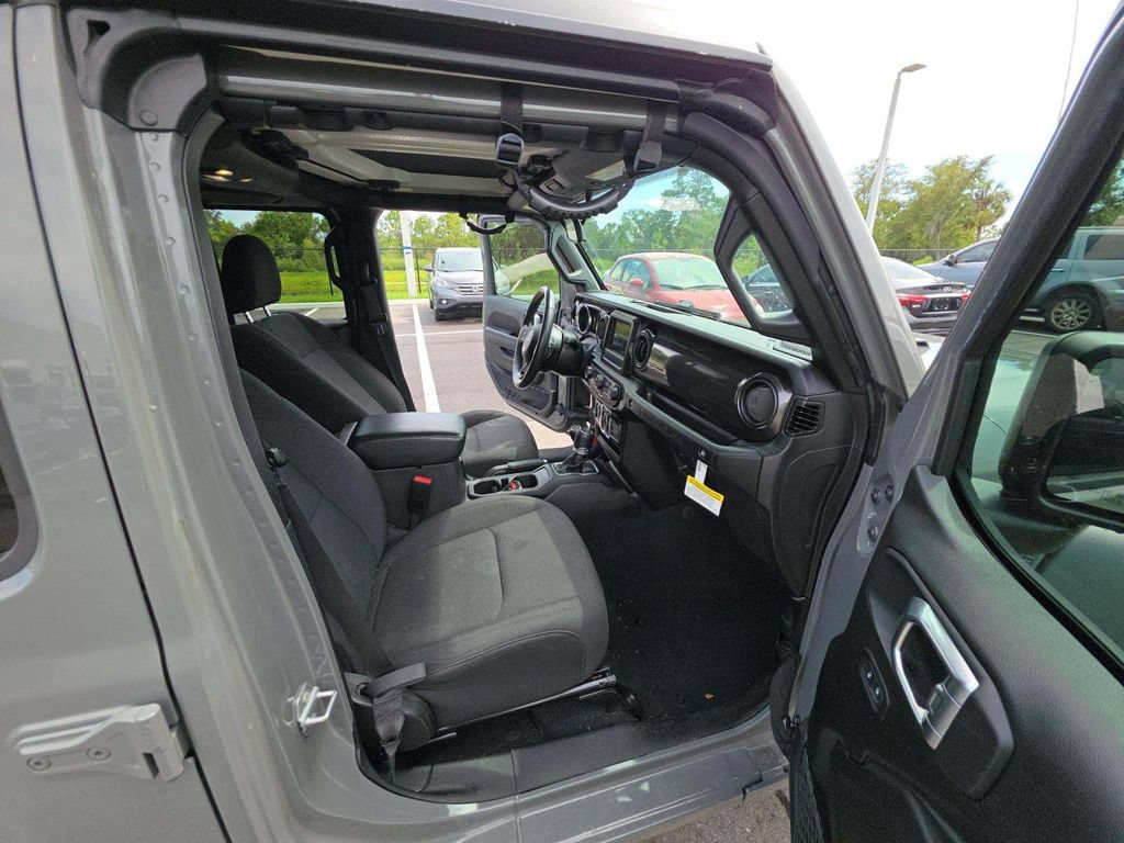 Certified 2022 Jeep Wrangler Unlimited Sport AWD/4WD image 5