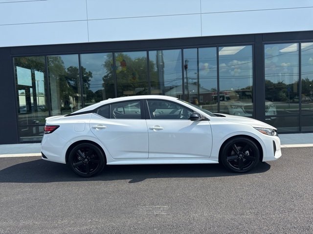 Used 2024 Nissan Sentra SR image 2