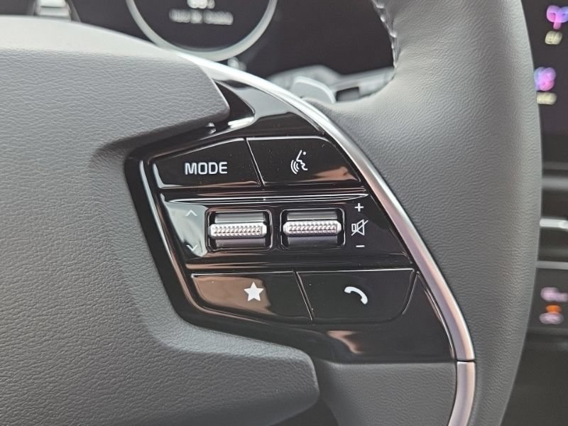 New 2026 Kia Niro Wind FWD image 32