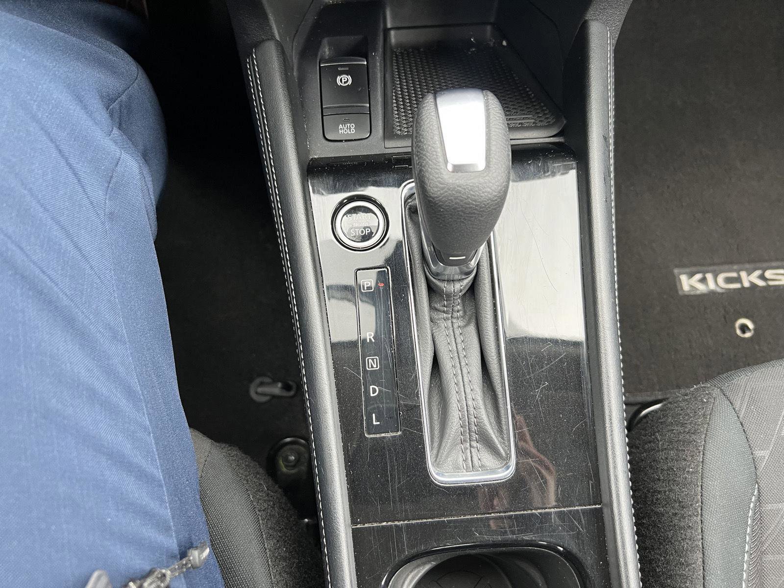 Used 2024 Nissan Kicks SV image 16