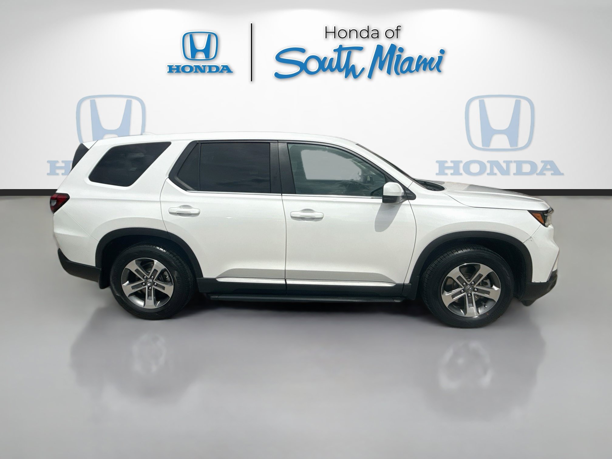 Certified 2025 Honda Pilot EX-L image 8