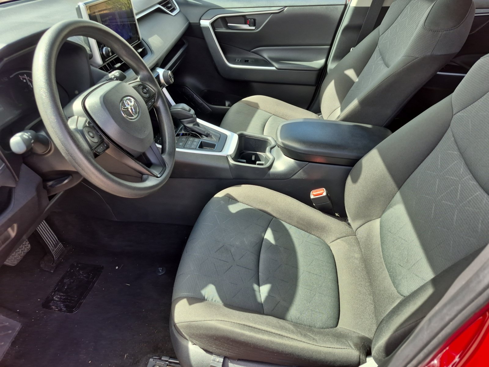 Used 2025 Toyota RAV4 XLE AWD/4WD image 22