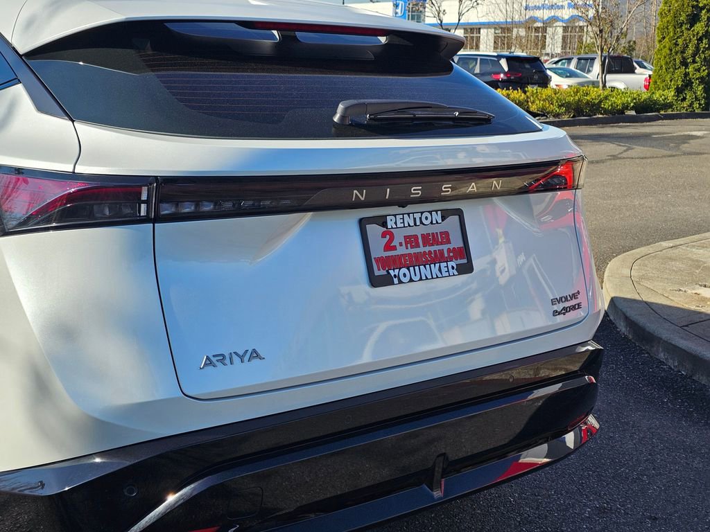 Used 2024 Nissan Ariya AWD image 10