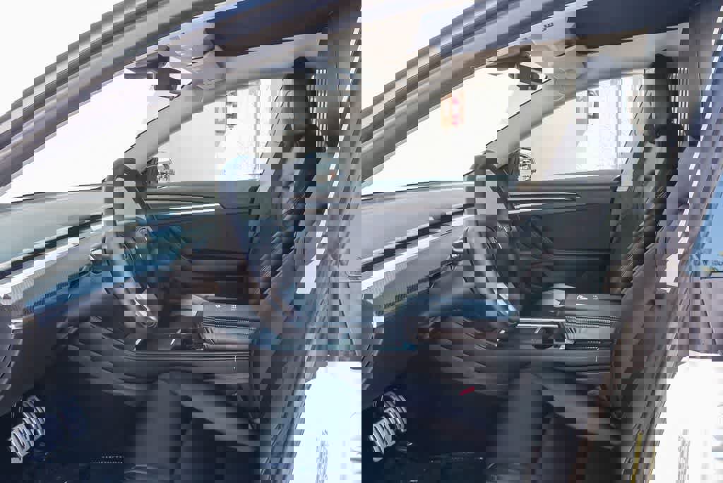 Used 2021 Tesla Model 3 Performance image 17