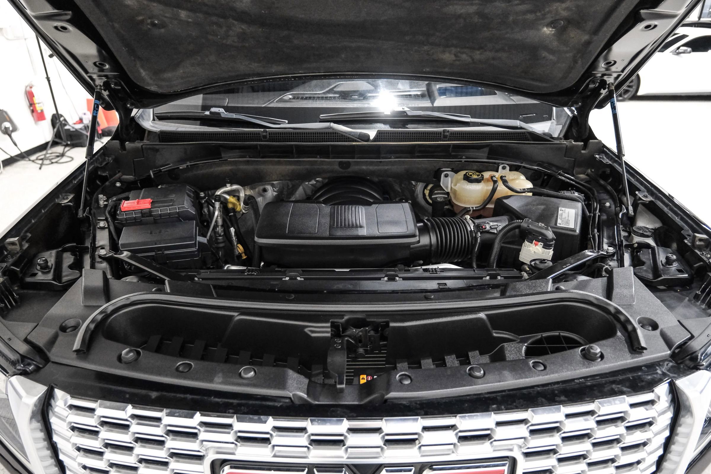 Used 2021 GMC Yukon Denali w/ Denali Premium Package image 61