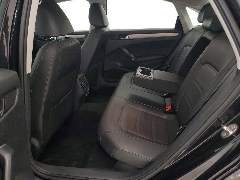 Used 2021 Volkswagen Passat 2.0T SE image 23