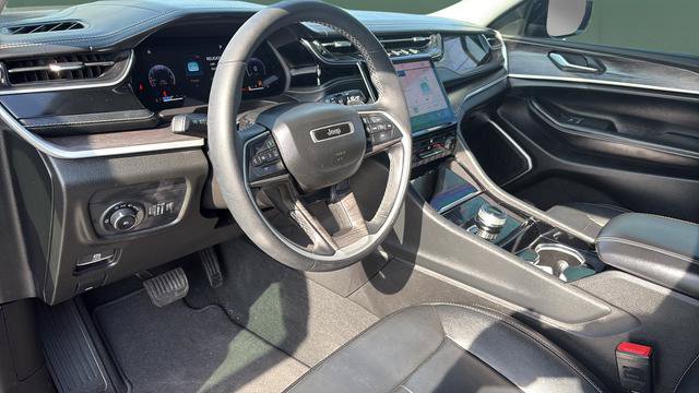 Used 2022 Jeep Grand Cherokee L Limited AWD/4WD image 13