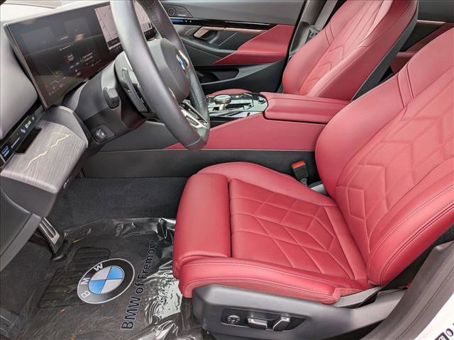 Certified 2025 BMW 530i xDrive w/ M Sport Package image 17