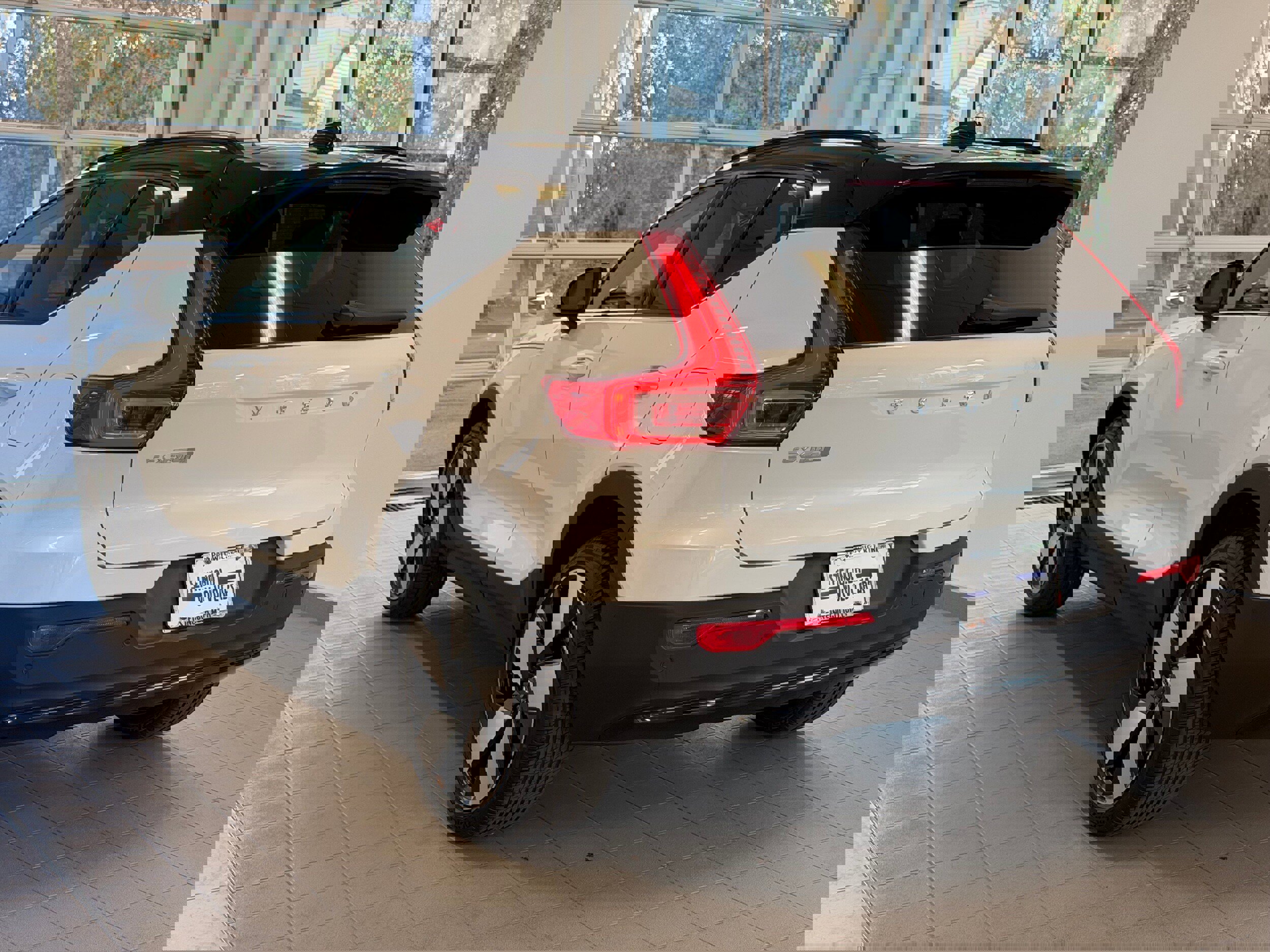 New 2026 Volvo EX40 Plus w/ Climate Package image 7