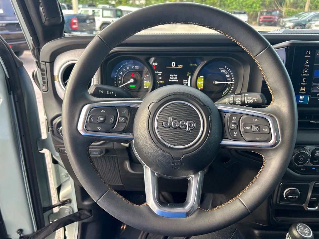 Used 2024 Jeep Wrangler Unlimited Sahara AWD/4WD image 16