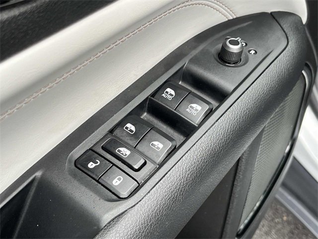 Used 2024 Jeep Compass Limited w/ Mopar Graphics Package image 26