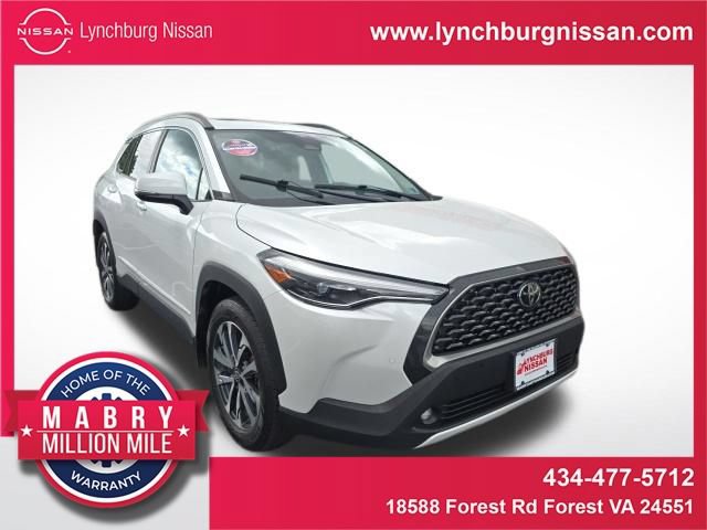 Used 2024 Toyota Corolla Cross XLE w/ Convenience Package AWD/4WD image 1
