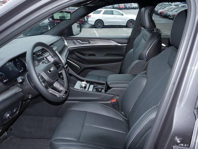 New 2025 Jeep Grand Cherokee Overland w/ Adv Protech Group III image 2