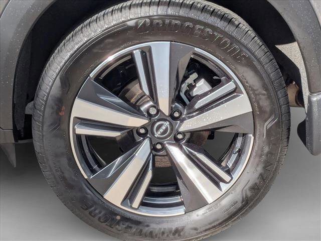 Certified 2025 Nissan Rogue SL w/ SL Premium Package FWD image 25