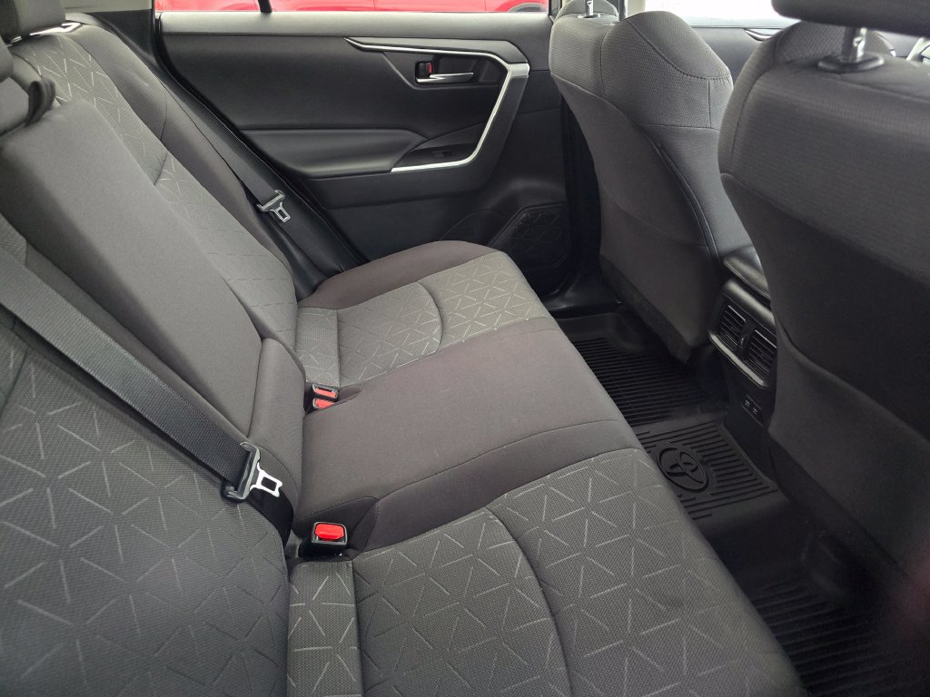 Used 2021 Toyota RAV4 XLE w/ Convenience Package AWD/4WD image 16
