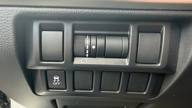 Used 2017 Subaru Outback 2.5i Premium AWD/4WD image 16