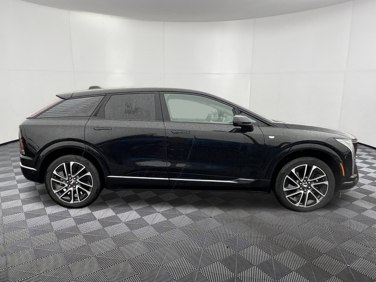 New 2025 Cadillac Optiq Sport 2 image 7