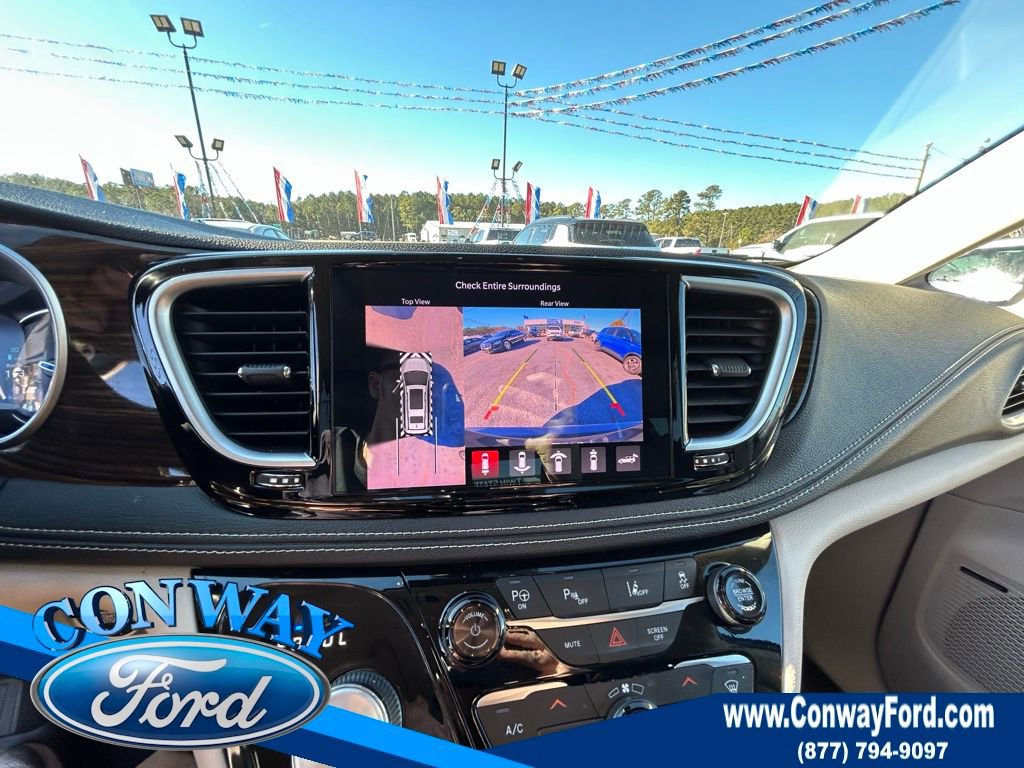 Used 2022 Chrysler Pacifica Limited w/ Uconnect Theater Family Group image 44