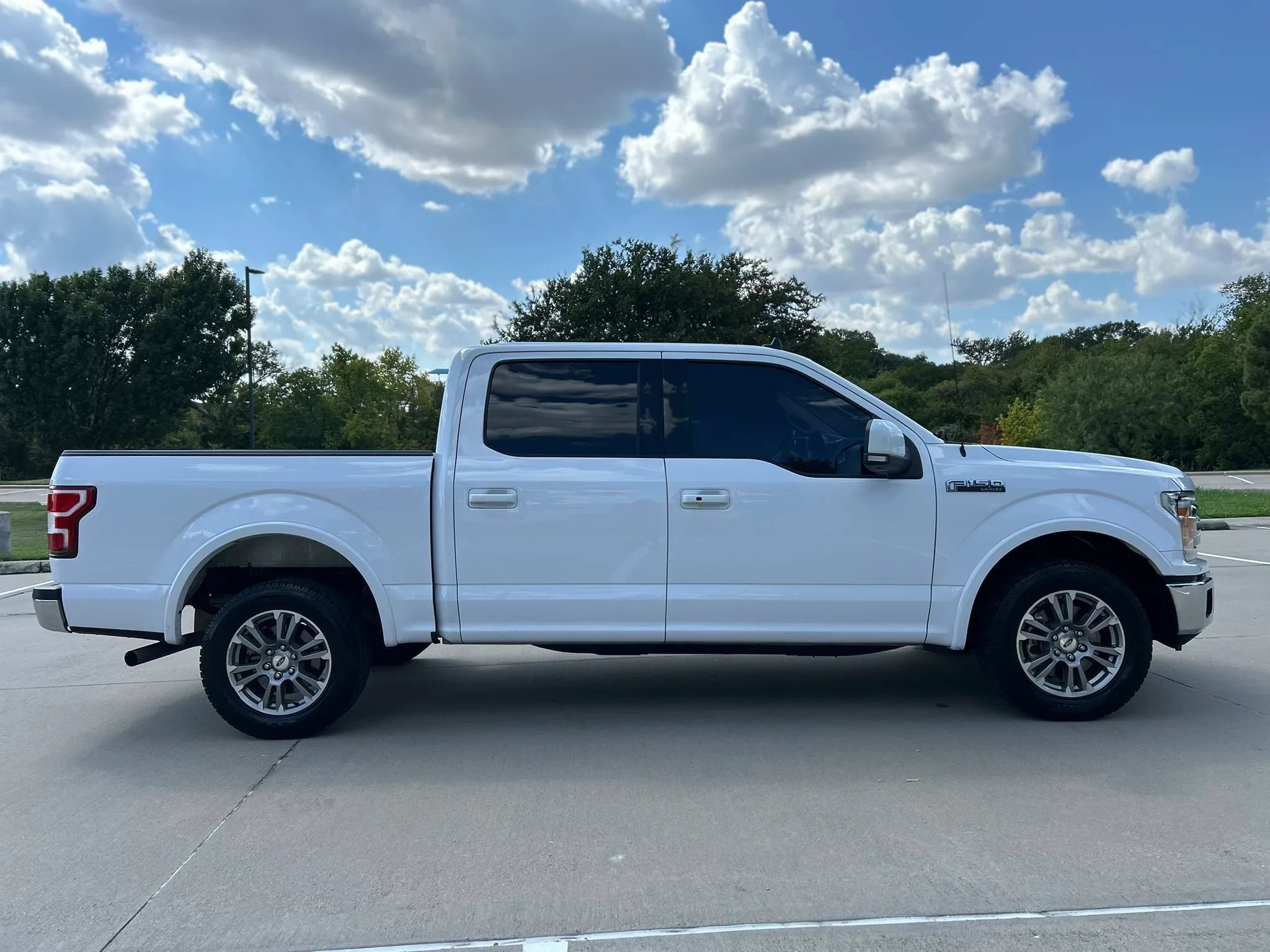 Used 2019 Ford F150 Lariat RWD image 5
