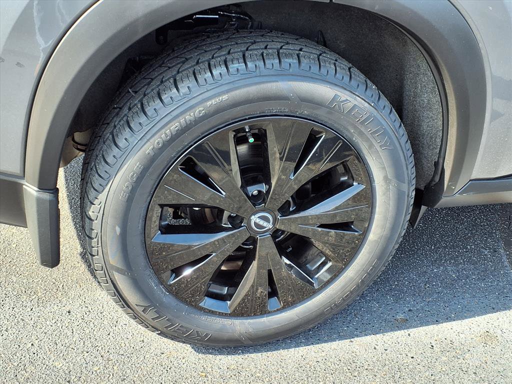 Used 2023 Nissan Rogue SV image 20