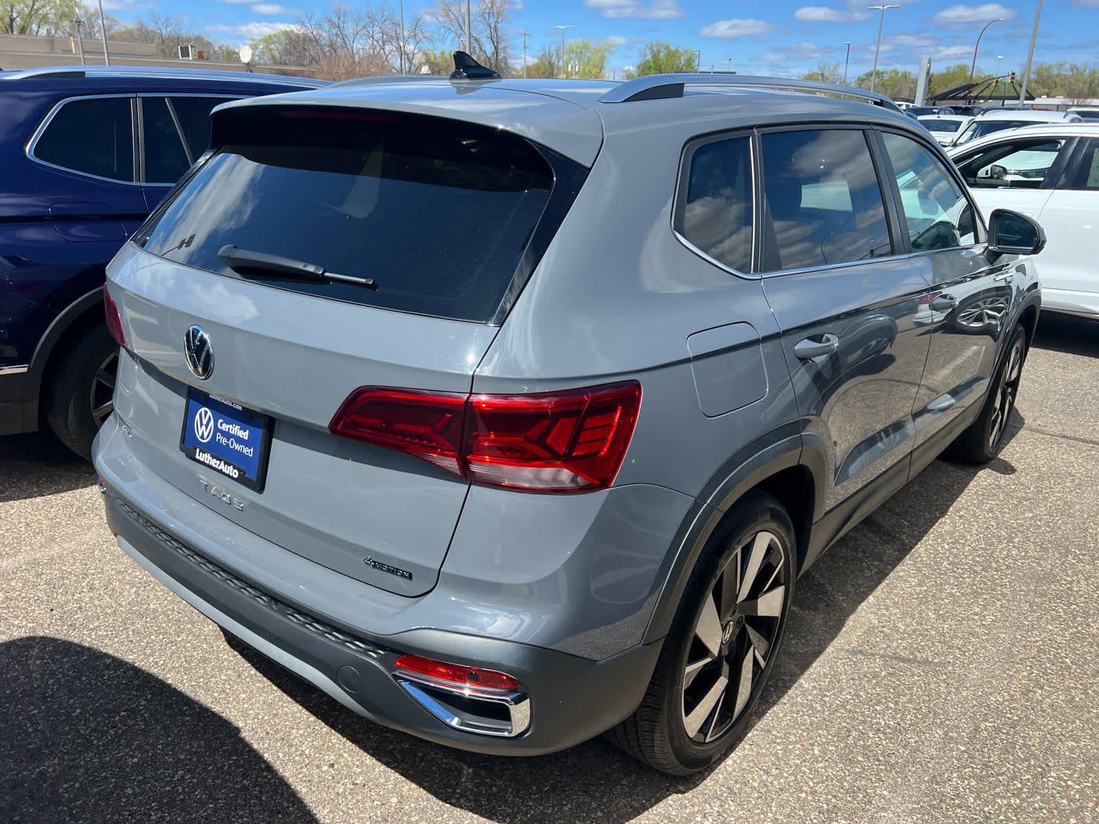 Used 2024 Volkswagen Taos SEL AWD/4WD image 6