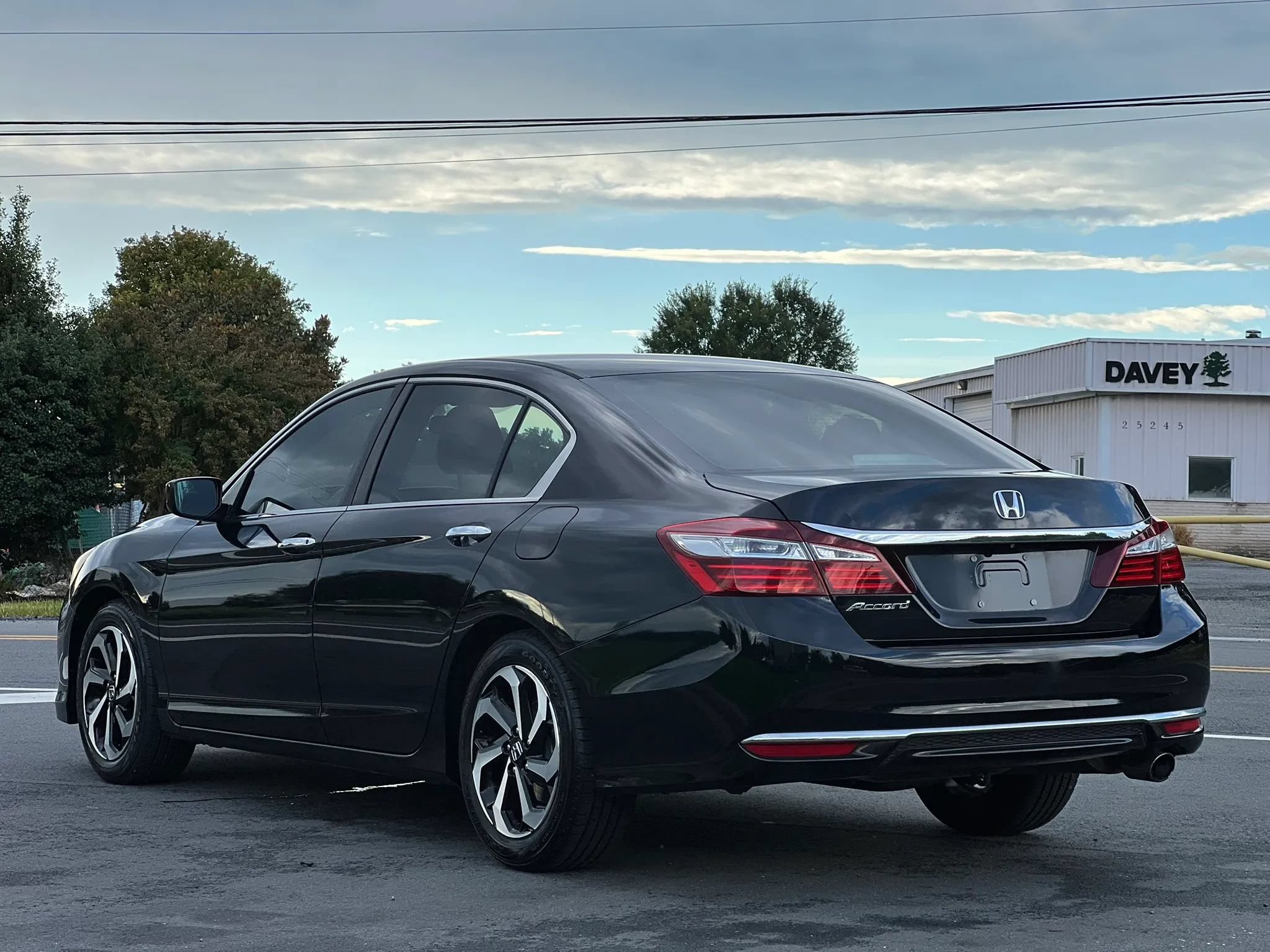 Used 2016 Honda Accord LX image 3