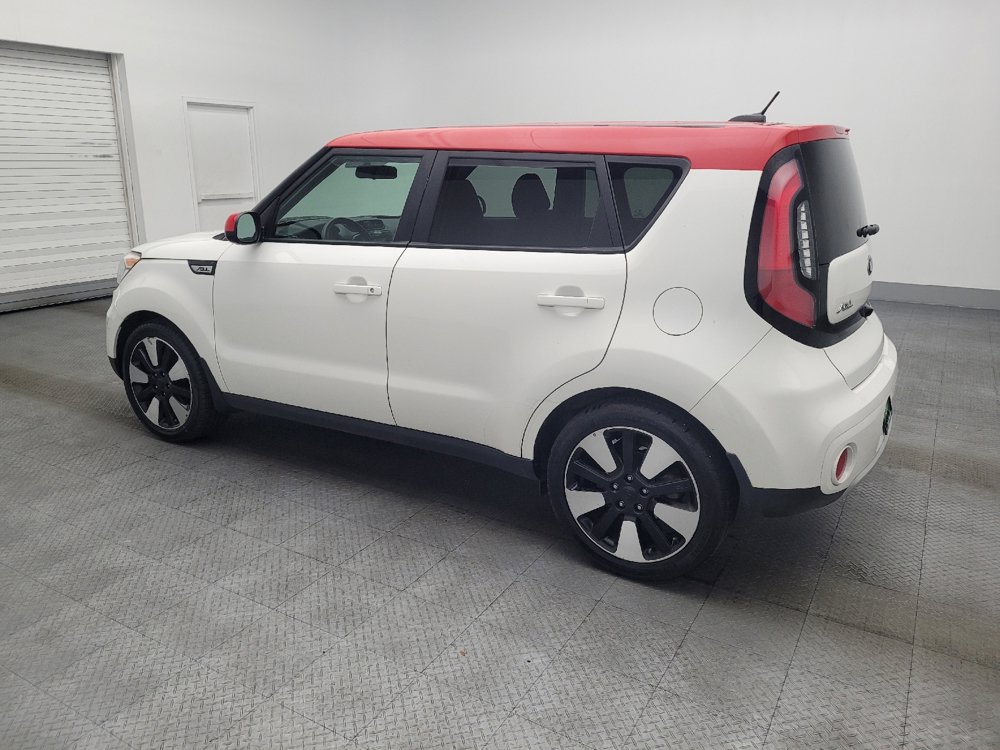 Used 2019 Kia Soul + image 3