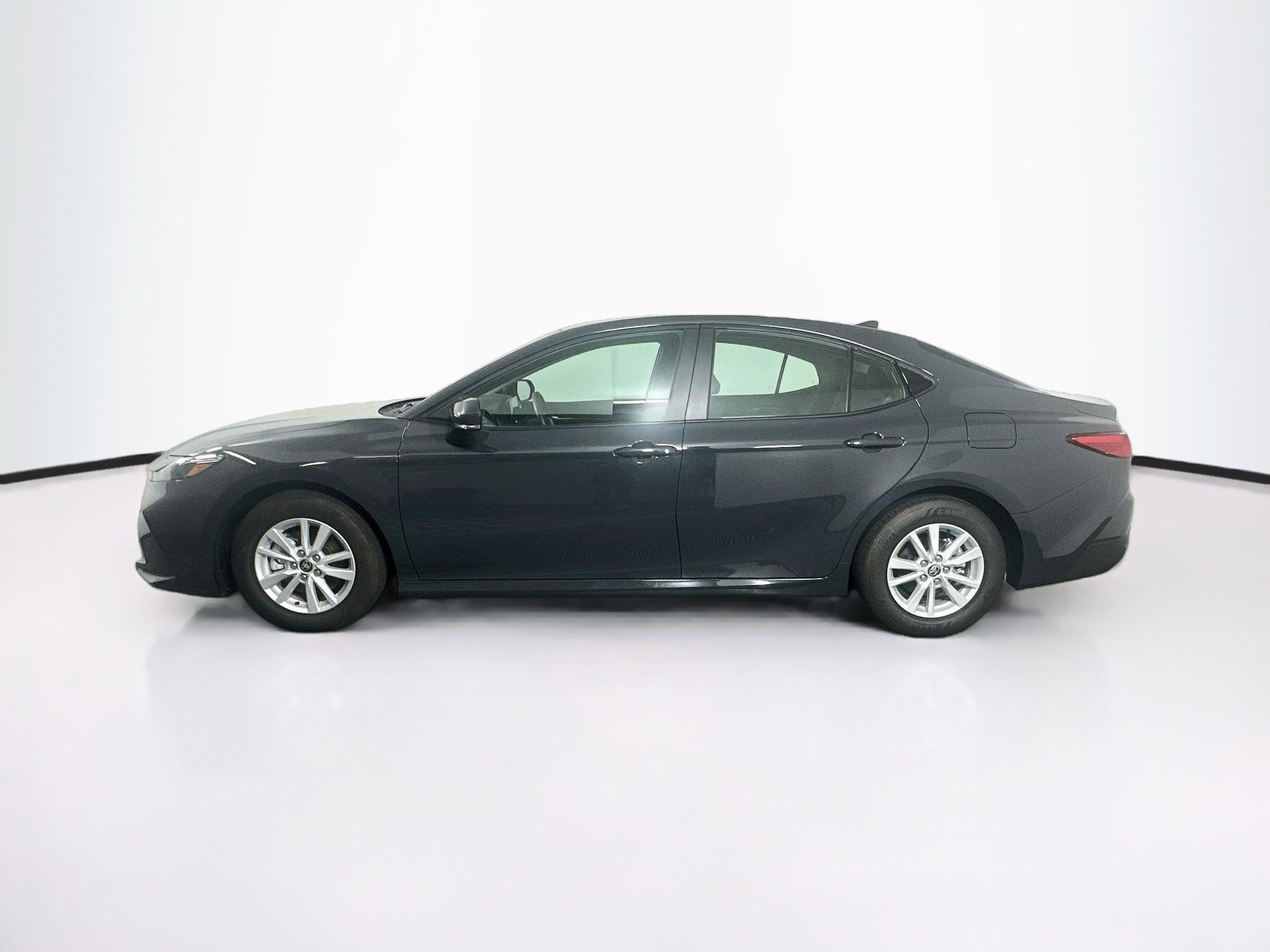 Used 2026 Toyota Camry LE FWD image 4